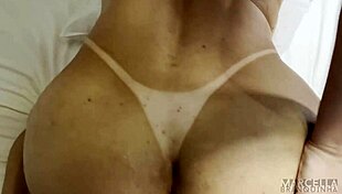 Pantat Sempitku Ketat Banget, dan Kontol Besar Ini Hancurkan