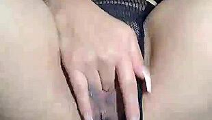 LA BELLA RABITQUICKY OFFICIAL ESTA MUY CALIENTE QUIERE QUE LA MIRES MIENTRAS MASTURBA SU VAGINA JUGOSA Y MOJADA ESCUCHA SUS AUDIOS SUCIOS HABLA MUY SUCIO HASTA CORRERSE COLOMBIANA MILF ESPA�OL LATINO SQUIRTING