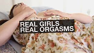 Yanks Lesbian Babes London And Ameara Masturbates!