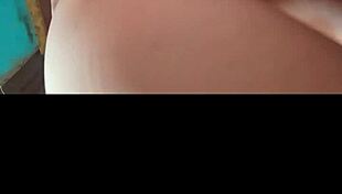 Madura recibe esperma en sus nalgas