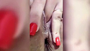 Rangel carlos enfiando o dedinho na bucetinha molhada