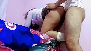 Colegiala mexicana se masturba y se folla al director de la escuela en sexo casero real salvaje duro joven 18+