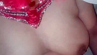 me encontre a la conejita de pascua masturbandose y me la folle