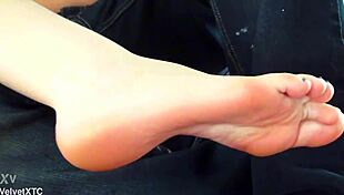 plug-n-squirt introduction with redhead couple squirting 😏💦