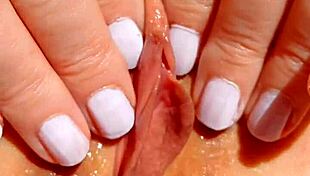 Maturemons Performing Close Up Yoni Massage