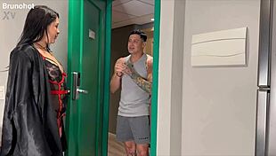 vizinha safada called the dotado home for some fun