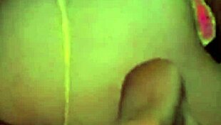 Novinha Estudante Sentando Com Cuzinho Apertado Na Pica Grossa Do Amigo Da Escola