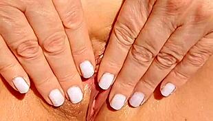 Maturemons Performing Close Up Yoni Massage