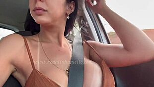 renatinha mello peituda safada provocando os caminhoneiros?