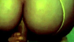 Novinha Estudante Sentando Com Cuzinho Apertado Na Pica Grossa Do Amigo Da Escola