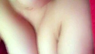 Girl Intensely Masturbates Her Pussy Live On Cam