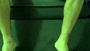 Essa Novinha Adora Sentar Gostoso Na Rola Mostrando A Bucetinha