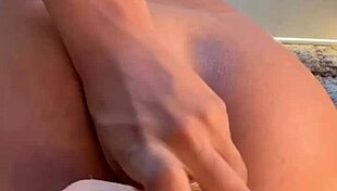 ele amou o meu cuzinho apertado agora ele não quer parar de comer rosa vermelha