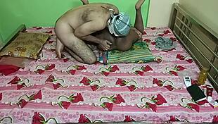 Mature housewife moans while fucking her husband 😏