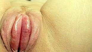 buceta ficou inchada e esfolada de tanta rola preta