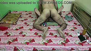 Mature housewife moans while fucking her husband 😏