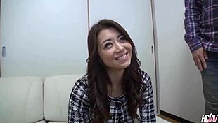 Calda e arrapata signora giapponese Maki Houjyou lo fa sborrare dentro 😍