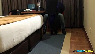 give me pleasure and penetrate me well in front of my cuckold