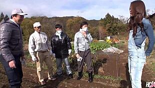 Calda e arrapata signora giapponese Maki Houjyou lo fa sborrare dentro 😍