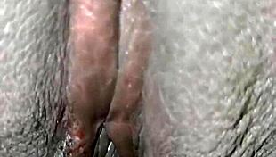 Auntys creamy pussy invites exploration