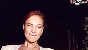 Schlanke Reife Rothaarige Deutsche Frau Beim Pov Sextreffen in Der Öffentlichkeit