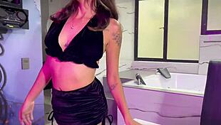 Horny Latina visits her friend's boyfriend at the motel