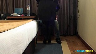 give me pleasure and penetrate me well in front of my cuckold