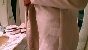 Cute japanese student is doing her first uncensored full jav movie