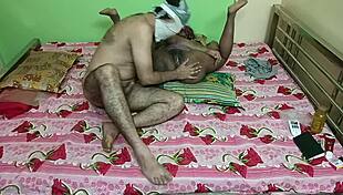 Mature housewife moans while fucking her husband 😏