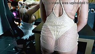 as duas gostosas rebolaram no podcast e mostraram buceta e cu