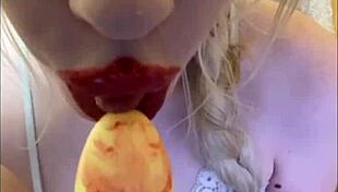 Oh, watch Elza Kom's sweet dance turn into hot cock sucking in lingerie! Bimbo with lipstick gets so sexy and pretty.