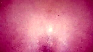 Auntys creamy pussy invites exploration