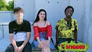 החבר של פאולה ווייט רוצה שהיא תרכב על זין שחור