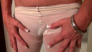 pantyhosed milfs tricia and katrina masturbate