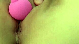 Natsuki Hasegawa masturbates nude in office