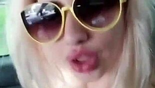 How sweet are tits elza kom?