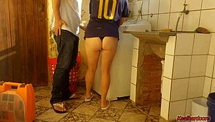 The married HOUSEWIFE PAYS the washing machine TECHNICIAN WITH HER PUSSY