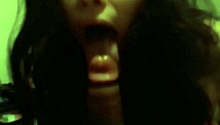 white girl with overbite gives head 😏