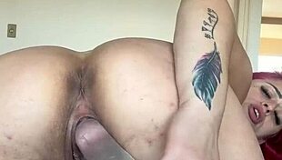 exibicao de puta falando sacanagem se masturbando com consolo plug e piscando o cuzinho