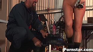 Brittaney starr gets facial cumshot after intense sex