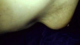 Milf endures long anal fucking in homemade couple scene