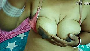 Wild hot newlywed desi bhabi bathes naked!