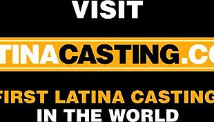 Vau, tämä amatööri paksu latinalaisen perse saa taputuksia kovaa amerikkalaiselta casting-agentilta
