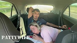 Enquanto O Corno Dirige Eu Dou Pra Outro No Banco De Trás Do Carro