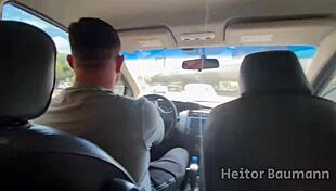 a vadia me mamou no carro enquanto o marido dirigia