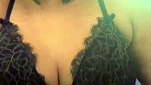 Fiquei com tesao na academia indo pro banheiro manjar e gozar