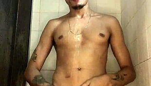 novinho strokes big dick in shower