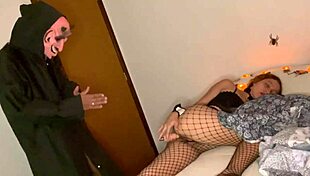 Fudendo O Cuzinho Da Ruiva Safada No Halloween