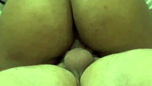 que rico sentir un macho correrse dentro mientras le cabalgo la verga con mi gran culo