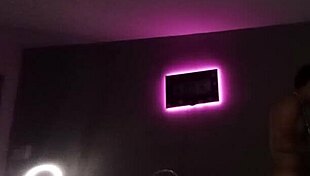 dejan sola a mi hermanastra y me la termino follando